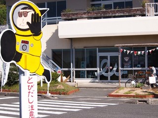 0613007_R.jpg