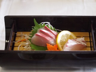 0613035_R.jpg