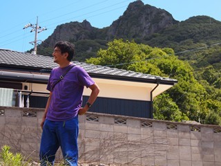 0613084_R.jpg