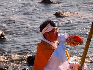0613085_R.jpg